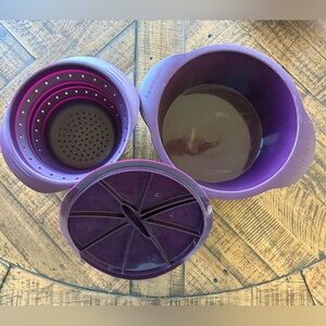Epicure Silicone Round Steamer & Lid and Strainer